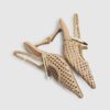 Beige vävda pumps med rem bak