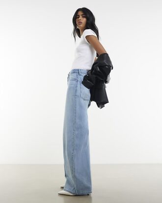 Blå baggy jeans med vida ben