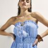 Blå broderad playsuit med volanger