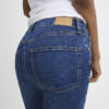 Blå caprijeans med smal passform Blå caprijeans med smal passform