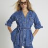 Blå denimjacka med knytning fram