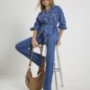 Blå denimjacka med knytning fram