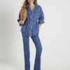Blå denimjacka med knytning fram