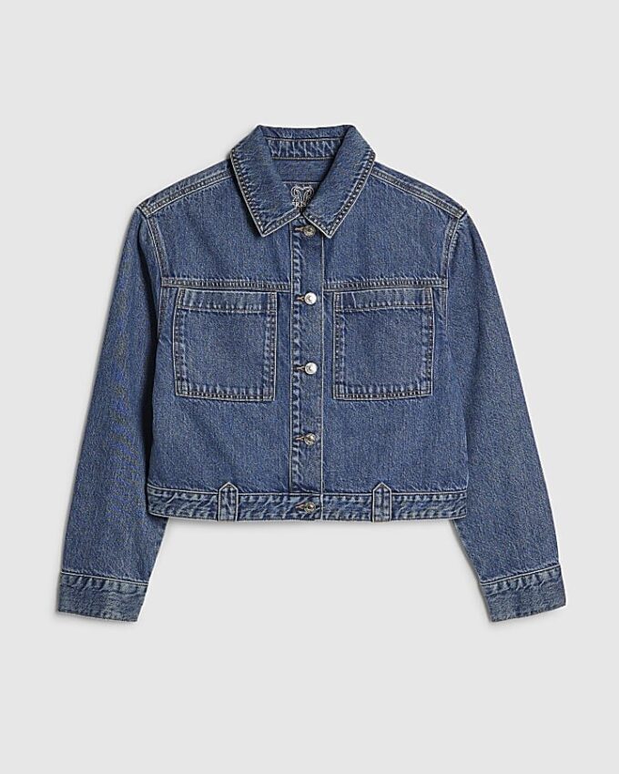 Blå denimjacka med långa ärmar och fickor