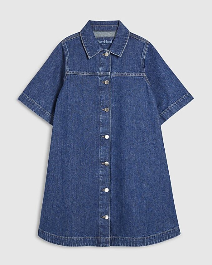 Blå denimklänning med knappar fram