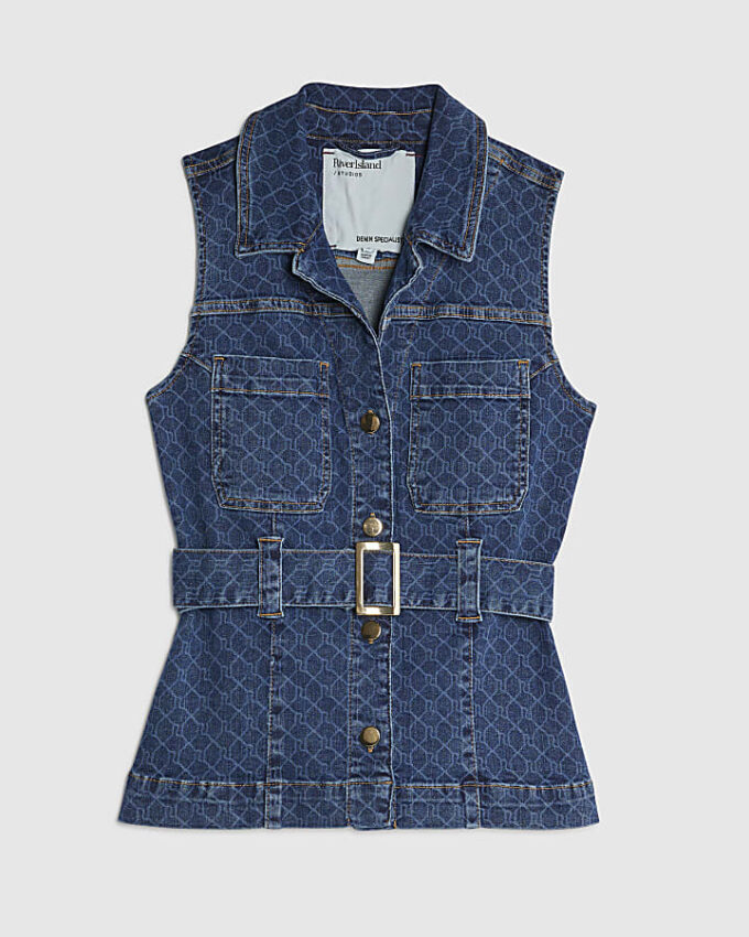 Blå denimtop utan ärmar med monogram och bälte