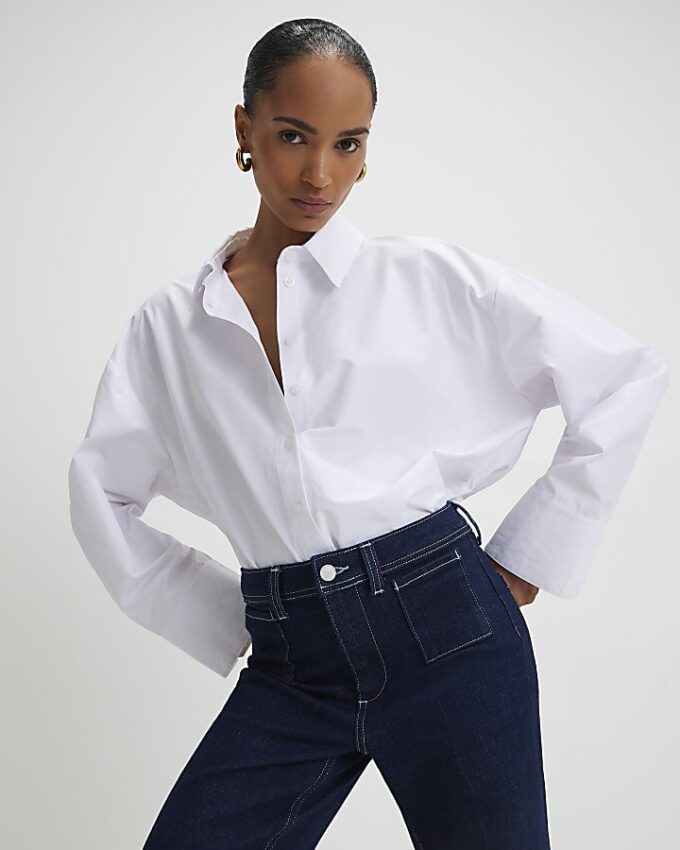 Blå högmidjade avslappnade flare-jeans