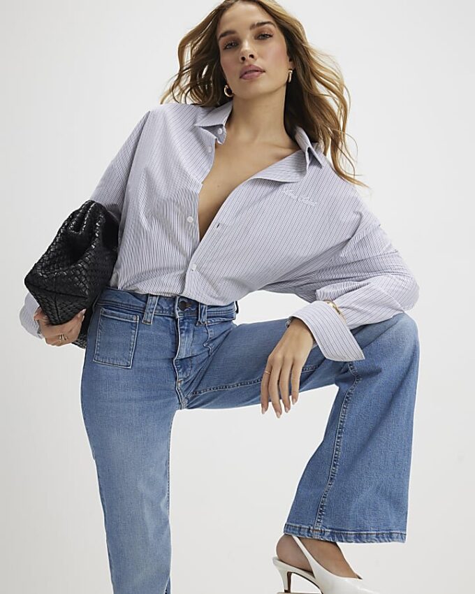 Blå högmidjade avslappnade flare-jeans