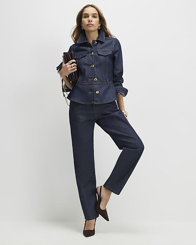Blå jeans med avsmalnande passform