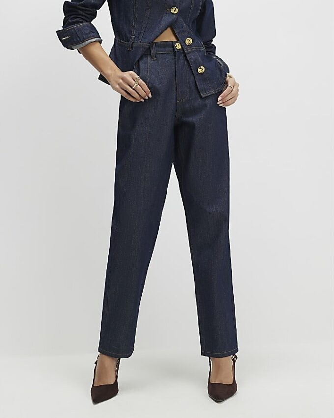 Blå jeans med avsmalnande passform