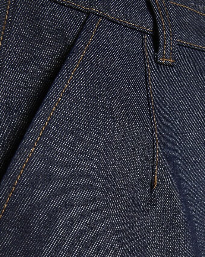 Blå jeans med avsmalnande passform