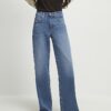 Blå jeans med breda ben och rå kant Blå jeans med breda ben och rå kant