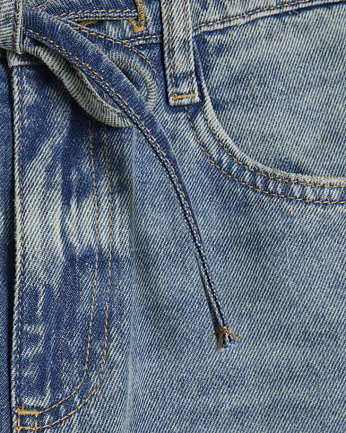 Blå jeans med dragsko och vida ben Blå jeans med dragsko och vida ben