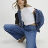 Blå jeans med hög midja och raka ben