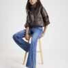 Blå jeans med hög midja och raka ben