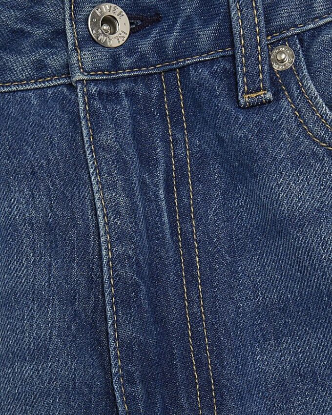 Blå jeans med hög midja och raka ben