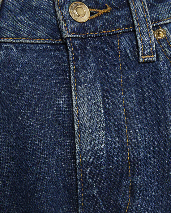Blå jeans med hög midja och raka ben Blå jeans med hög midja och raka ben