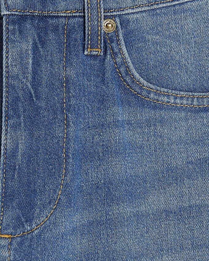 Blå jeans med hög midja och raka ben