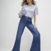Blå jeans med hög midja och vida ben