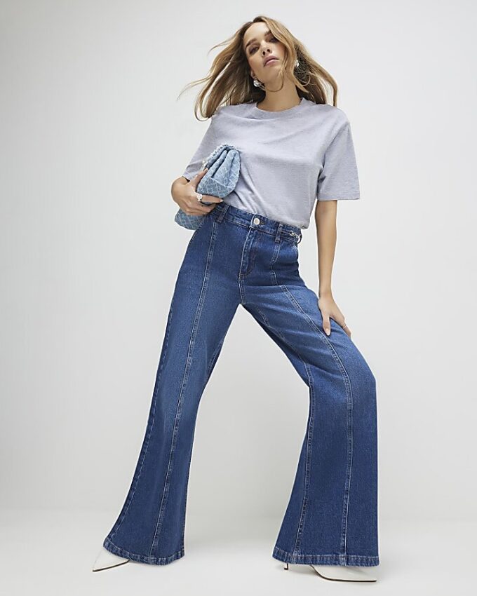Blå jeans med hög midja och vida ben
