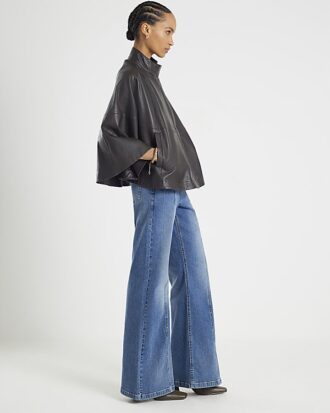 Blå jeans med hög midja och vida ben