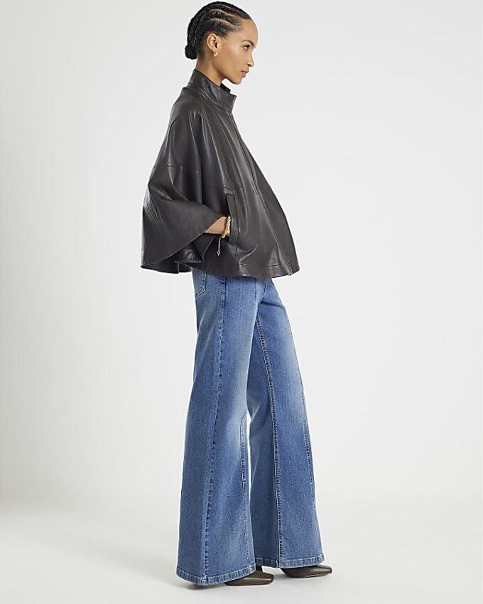 Blå jeans med hög midja och vida ben Blå jeans med hög midja och vida ben