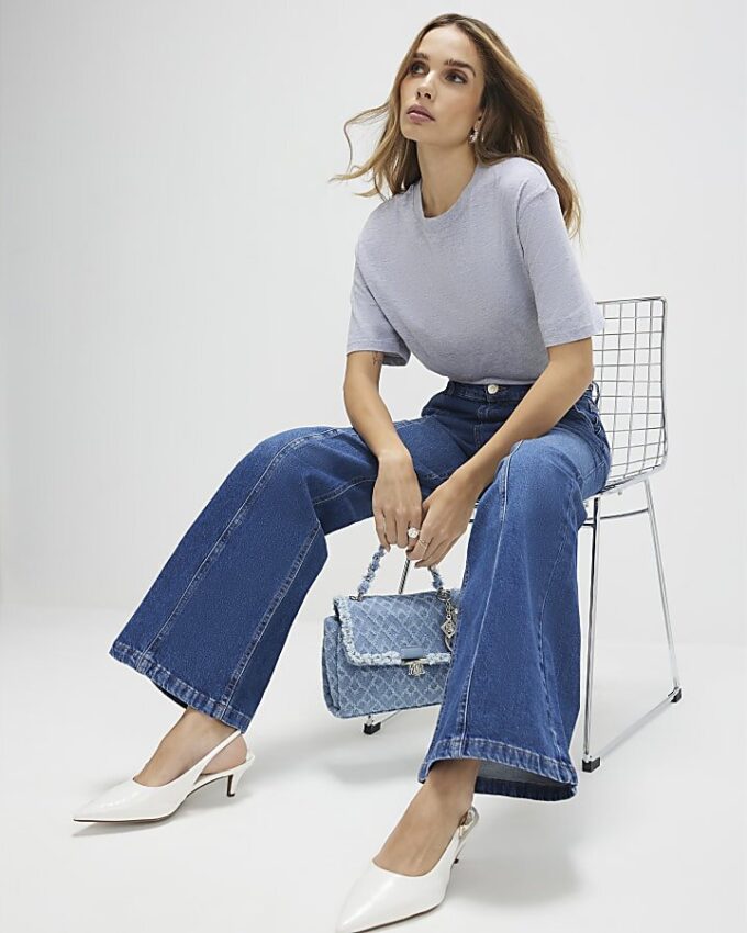 Blå jeans med hög midja och vida ben