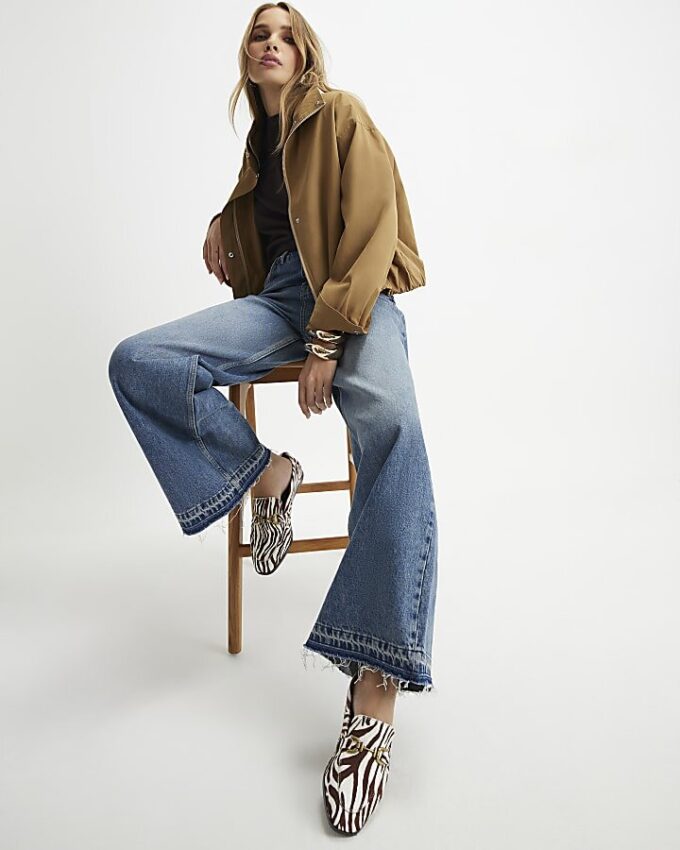 Blå jeans med hög midja och vida ben
