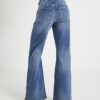 Blå jeans med hög midja och vida ben Blå jeans med hög midja och vida ben