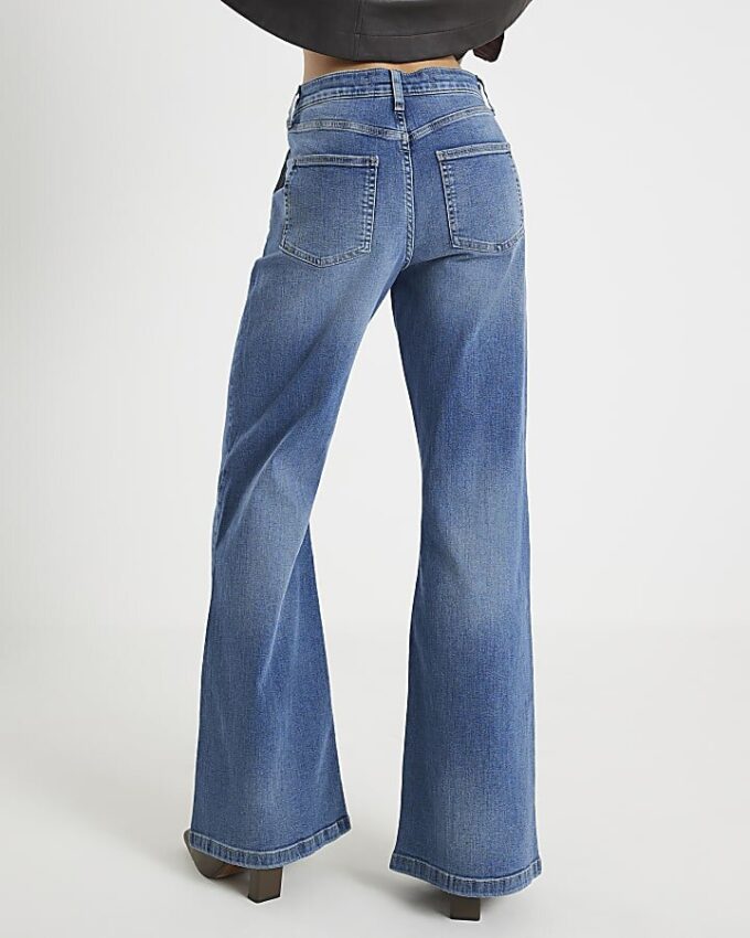 Blå jeans med hög midja och vida ben Blå jeans med hög midja och vida ben
