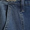 Blå jeans med hög midja och vida ben Blå jeans med hög midja och vida ben