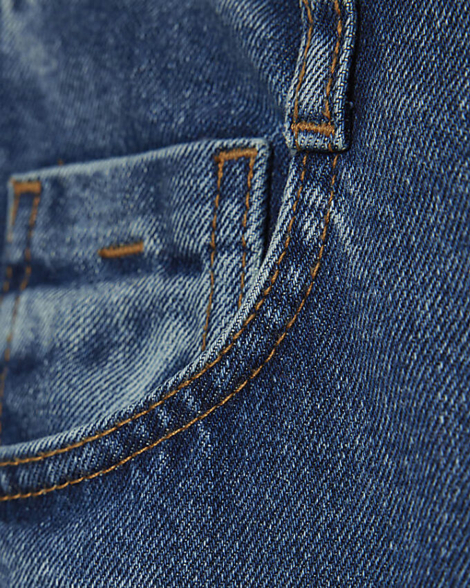 Blå jeans med hög midja, sömmar och vida ben