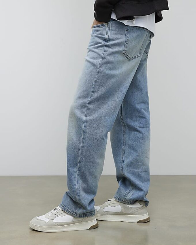 Blå jeans med lös passform