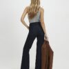 Blå jeans med medelhög midja och bootcut