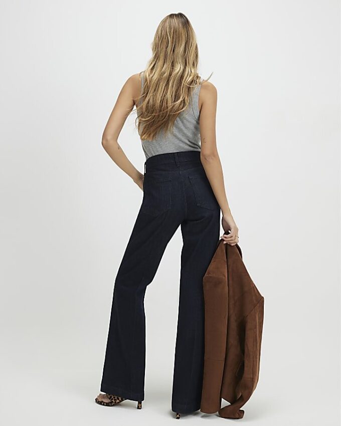 Blå jeans med medelhög midja och bootcut