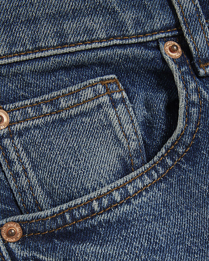 Blå jeans med medelhög midja och bootcut
