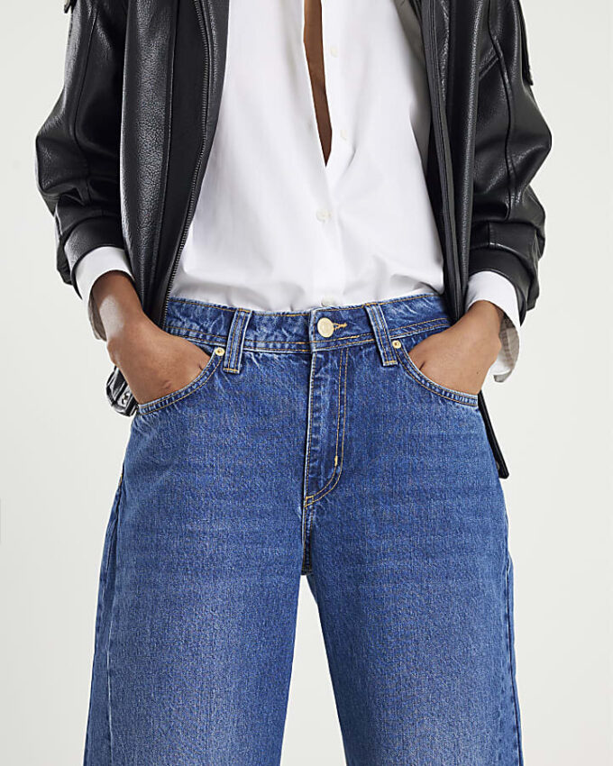 Blå jeans med medelhög midja och sömmar