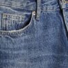 Blå jeans med rak ben och delad fåll