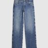 Blå jeans med rak ben och delad fåll