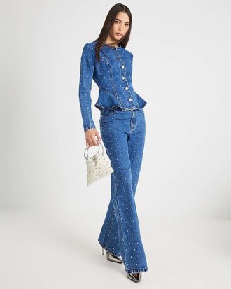 Blå jeans med rak passform och strass