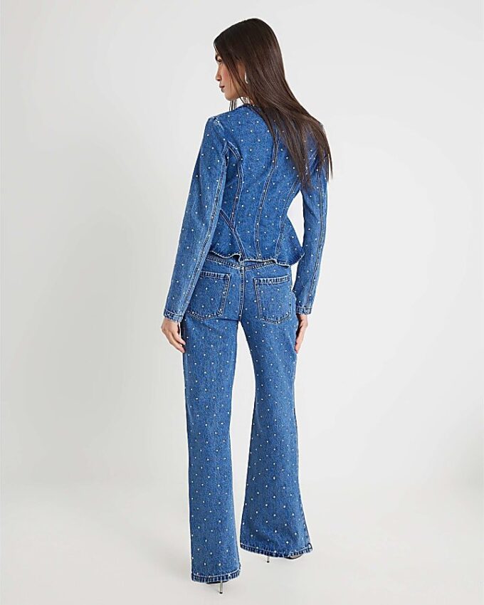 Blå jeans med rak passform och strass Blå jeans med rak passform och strass