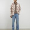 Blå jeans med raka ben