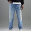 Blå jeans med raka ben Blå jeans med raka ben