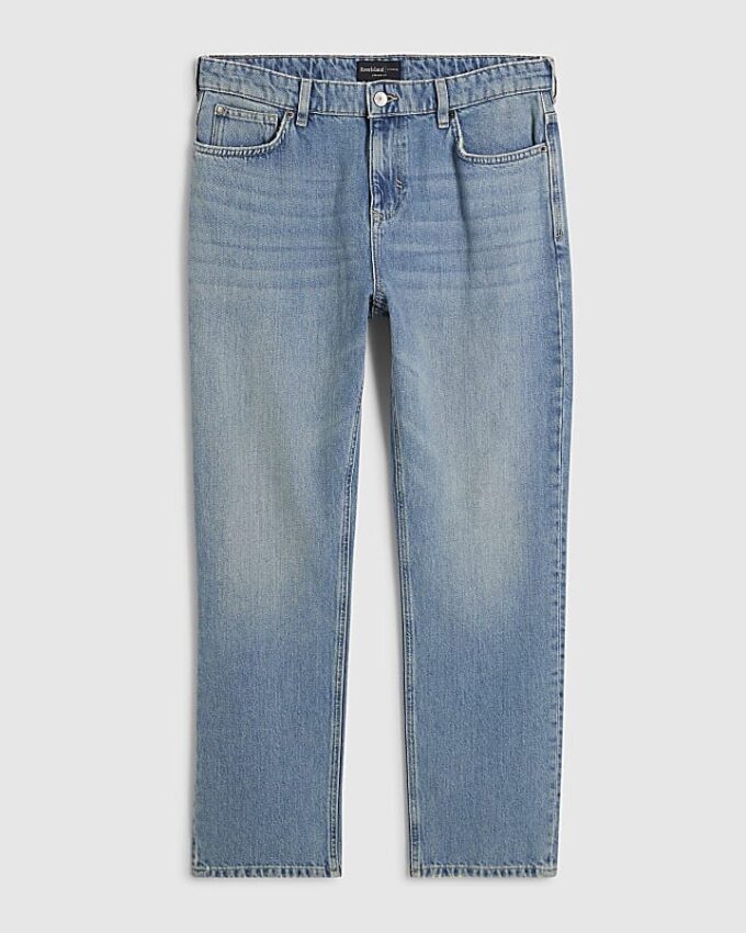 Blå jeans med raka ben