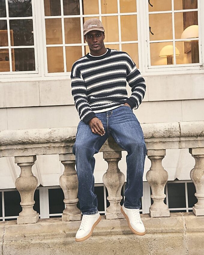 Blå jeans med raka ben Blå jeans med raka ben
