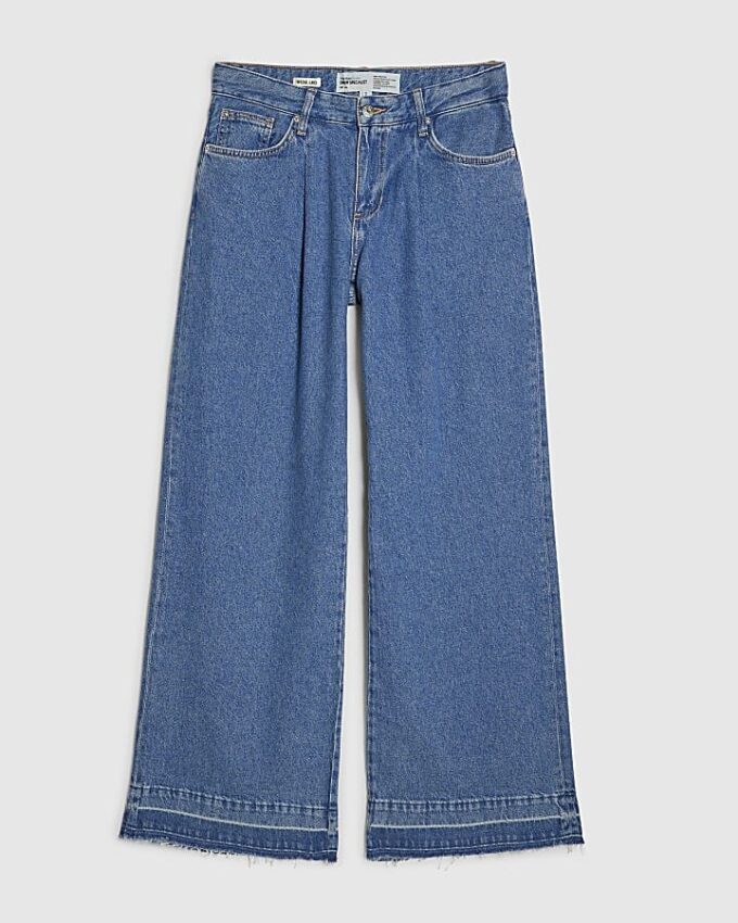 Blå jeans med veck fram och vida ben Blå jeans med veck fram och vida ben