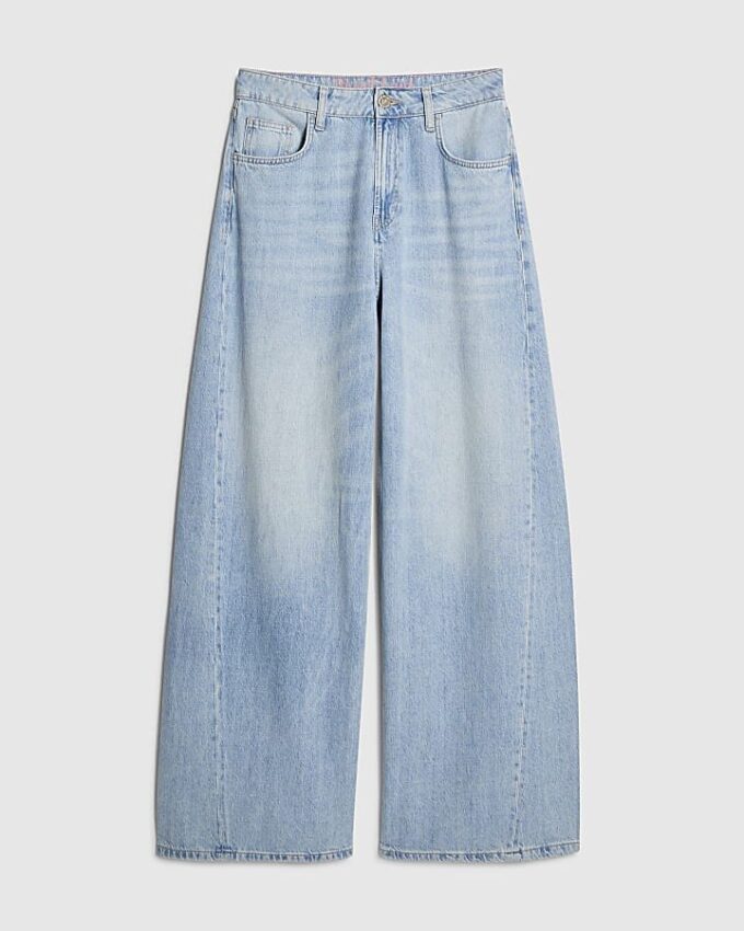 Blå jeans med vida ben