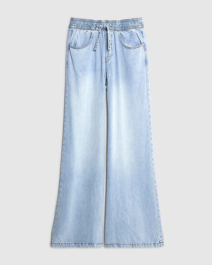 Blå jeans med vida ben i pyjamasstil