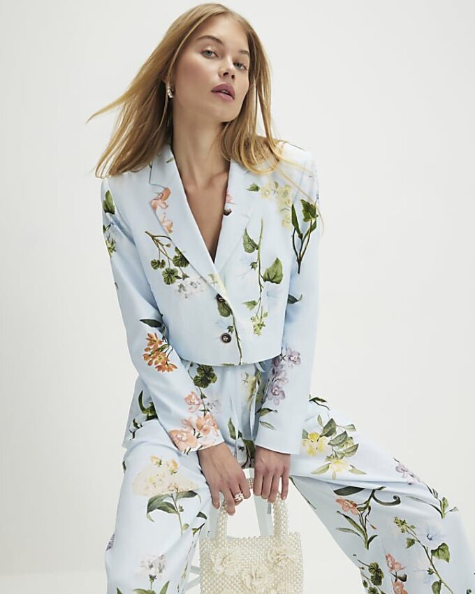 Blå kort kavaj i linneblandning med blommönster