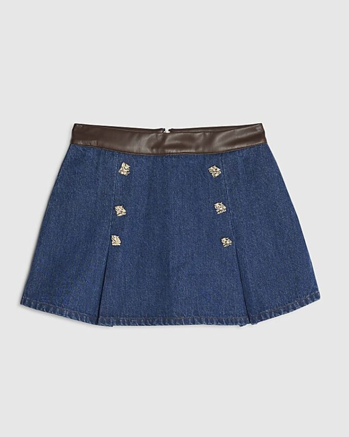 Blå miniskort i denim och plisserat konstläder Blå miniskort i denim och plisserat konstläder